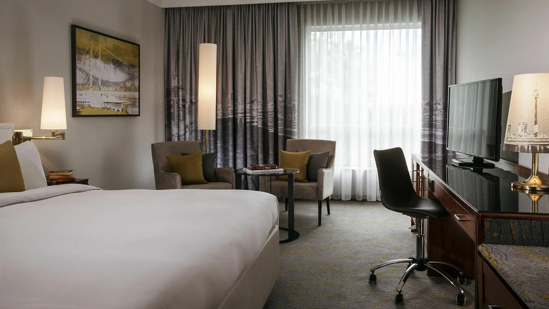 ****  Renaissance Duesseldorf Hotel Germany